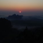 Lever de soleil au Mont Taung Wine, Hpa-An, Myanmar