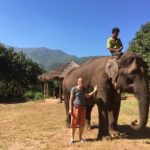 Mahout sur son éléphant, Green Hill valley, Kalaw, Myanmar